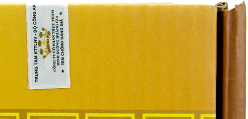 Trên mỗi hộp nấm đều có tem chống giả của Bộ Công An