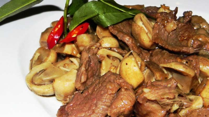 /cach-che-bien-thit-bo-xao-nam-rom