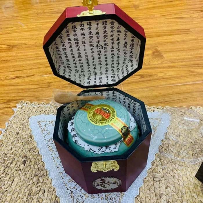 cao-hong-sam-hoang-hau-han-quoc-hop-qua-tang-dac-biet