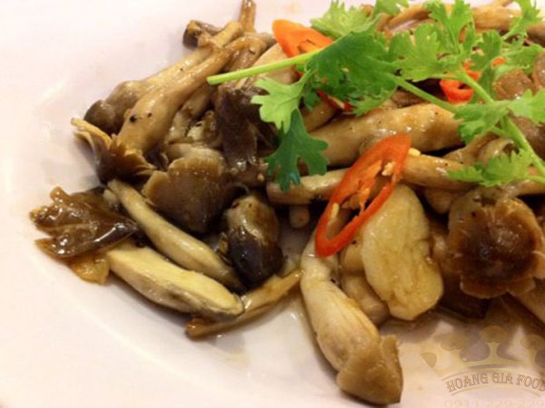 nam-moi-khi-so-voi-thit-ga-hap-dan