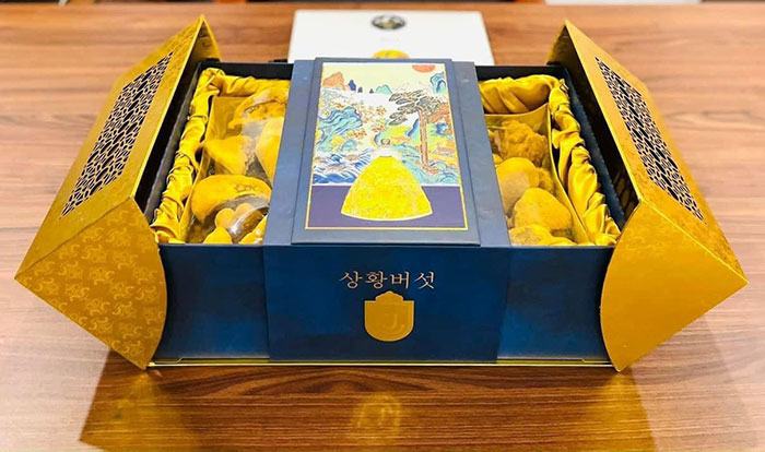 nam thuong hoang co supper royal1