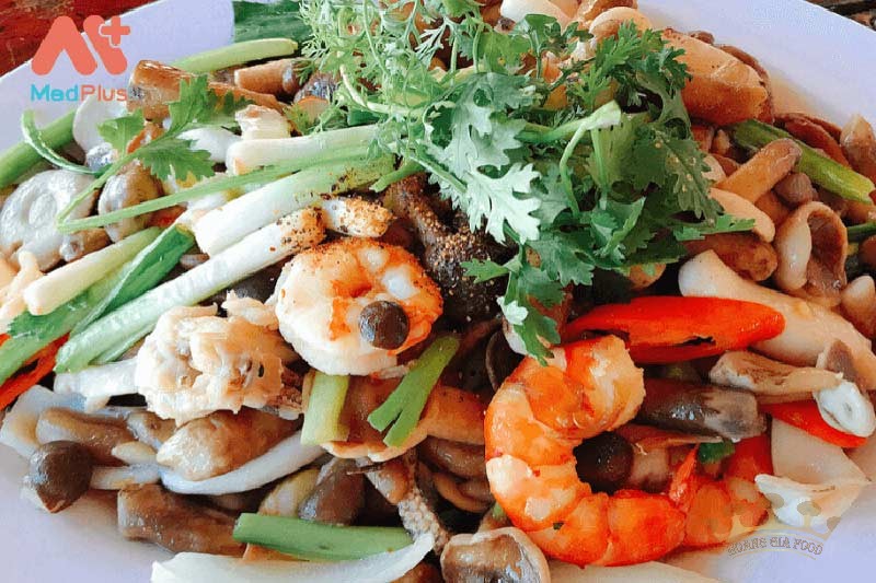 nam-tram-xao-hai-san