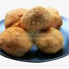 Bánh tôm chiên giòn, món ăn đặc sản Việt Nam, hấp dẫn, ngon miệng.